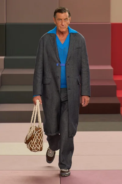 Look 24